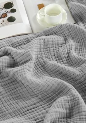 Couverture en mousseline à couches gris clair OEM Couvertures en mousseline en coton pour adultes