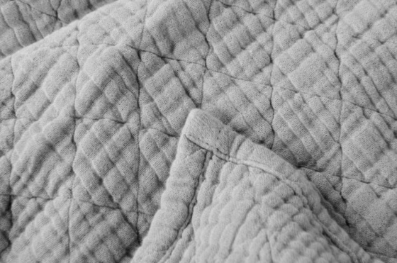 Couverture en mousseline à couches gris clair OEM Couvertures en mousseline en coton pour adultes