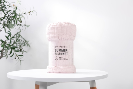 Une couverture en coton 100% couverture rose couverture de lit taille roi chic et confortable